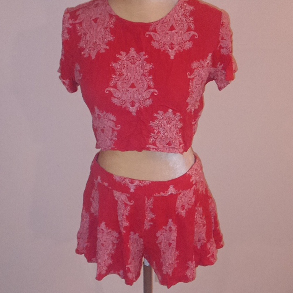 On The Land Medium Matching Paisley Crop Top And Shorts